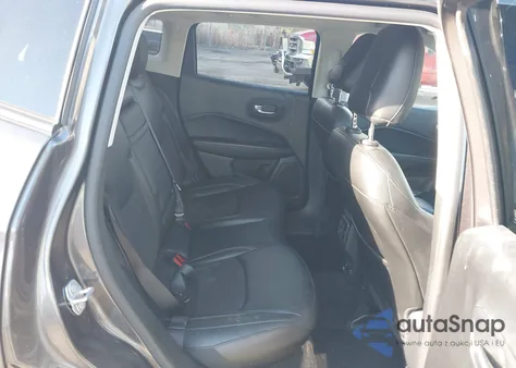 2019 Jeep Compass Latitude 4X4 z USA, uszkodzony, nr VIN 3C4NJDBB7KT599963